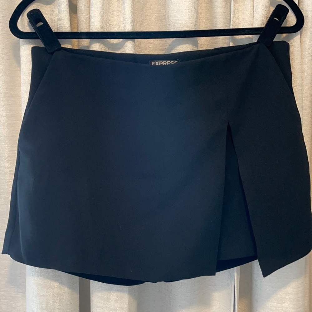 Express, black skort with pockets